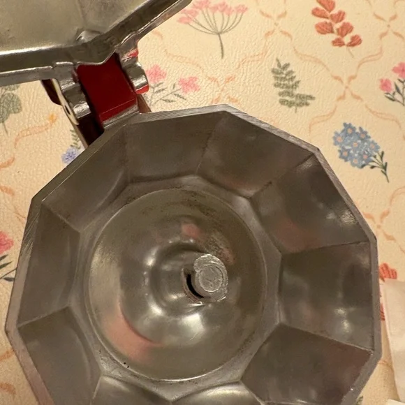 Grosche Red Espresso Maker - Picture 3 of 3